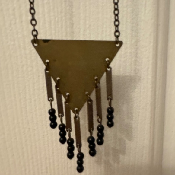 Gold triangle pendant long necklace - Picture 3 of 4